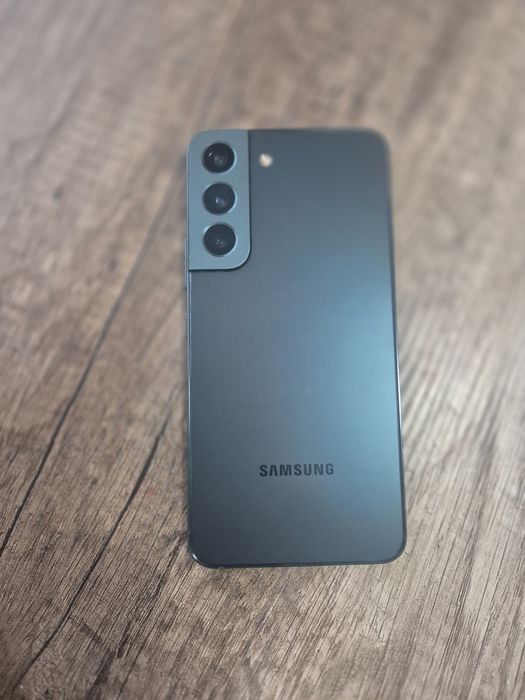 Vând Samsung Galaxy S22