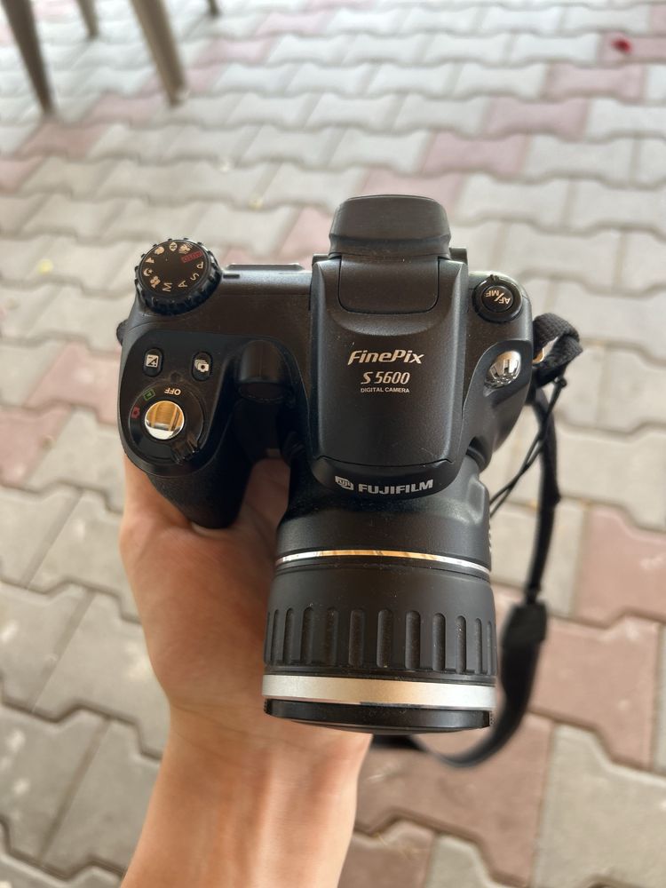 FinexPix S 5600 D. Camera