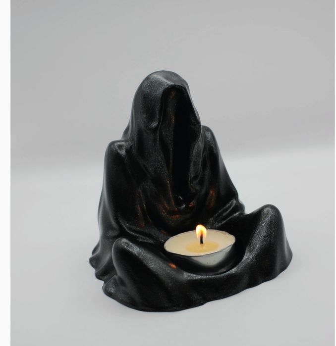 Безликий монах подсвечник