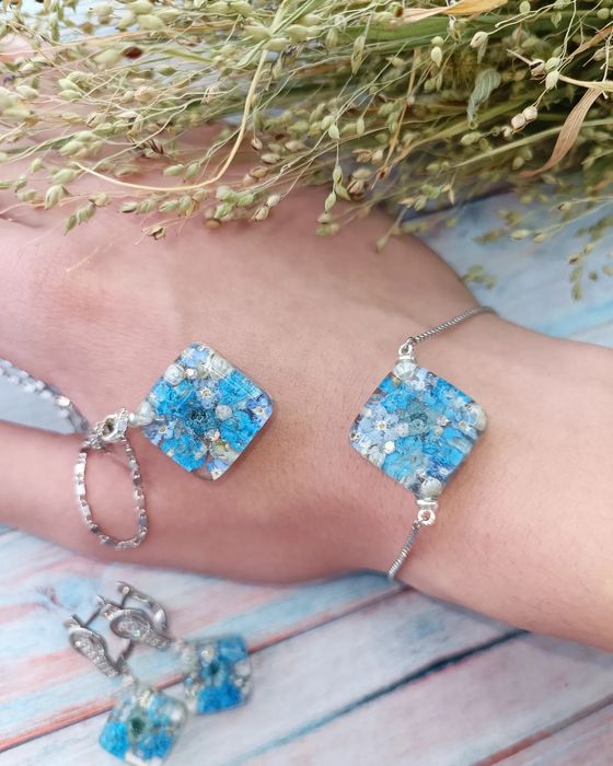Серьги, браслеты, кулоны из эпоксидной смолы ручной работы