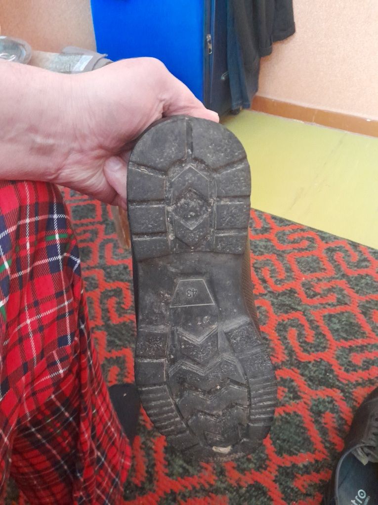 Продаю хорошие туфли, кожаные