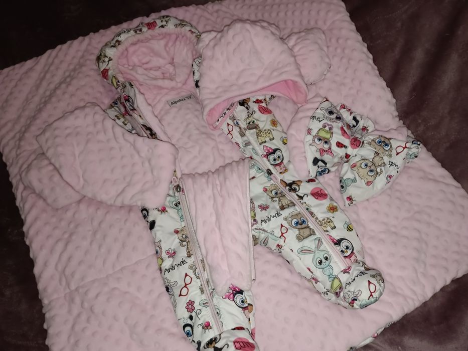 Комбинезон с одеялом для девочки