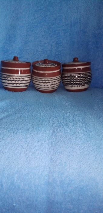 продам горшочки 6 шт. для приготовления блюд в духовке.