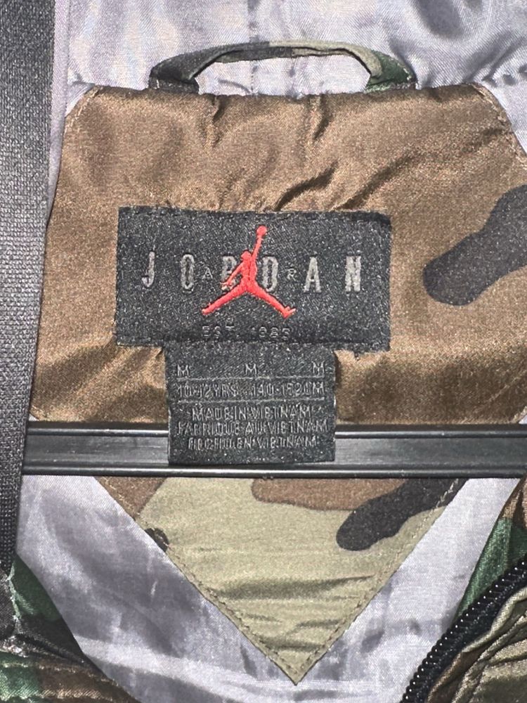 Яке Jordan Есен Зима