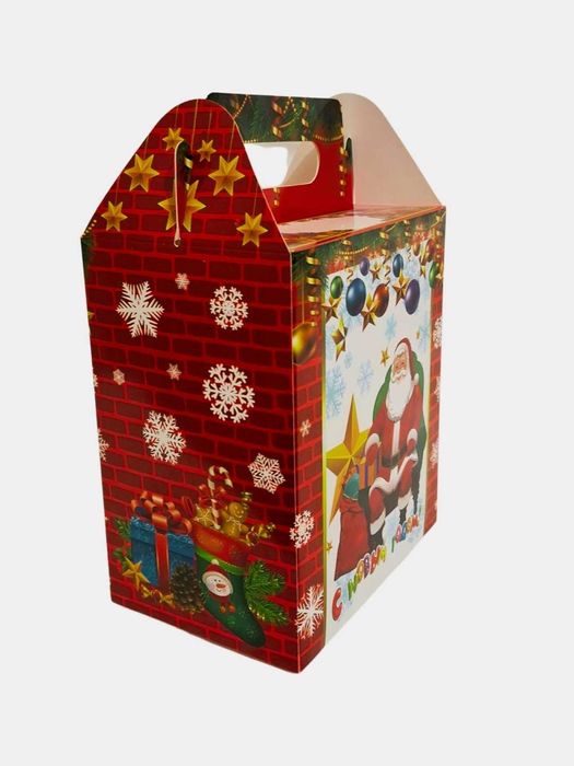 Yangi yil sovg'a qutisi Qizil rangli, archa va sovg'alar.