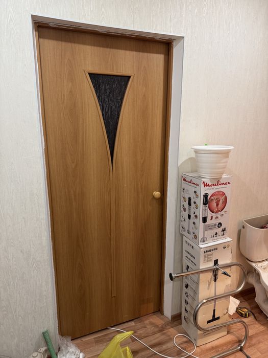 Межкомнатная дверь 3 штуки для бытовых нужд