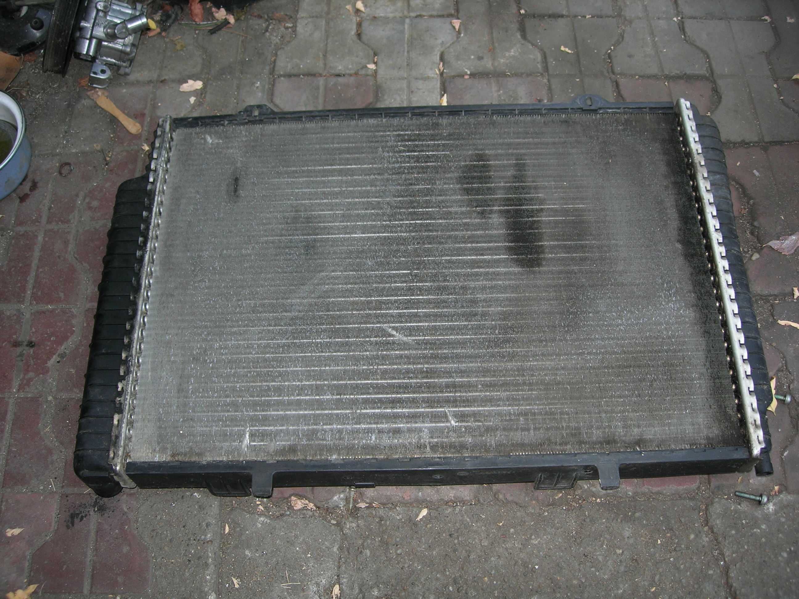 Radiator apa Mercedes E200 CDI, an 2011