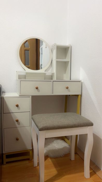 Masa de toaleta alba