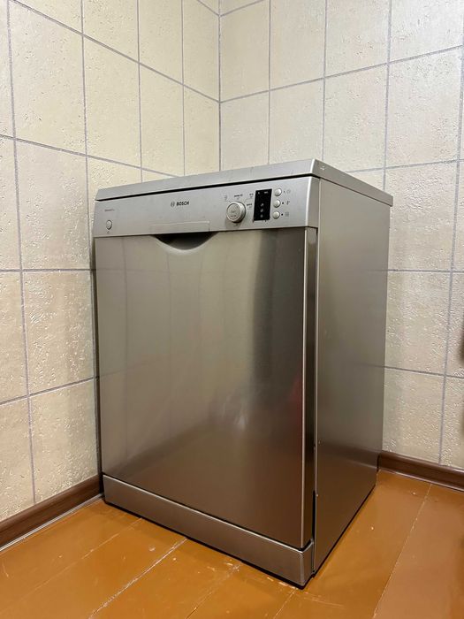 Посудомоечная машина Bosch SilencePlus в отличном состоянии