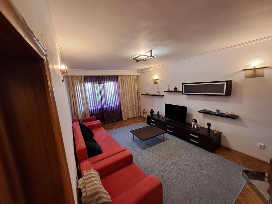 Proprietar inchiriez vila 6 camere in Constanta, Agigea ,Lazu