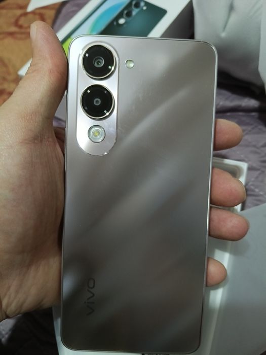 Продам телефон абсолютно новый достался в подарок