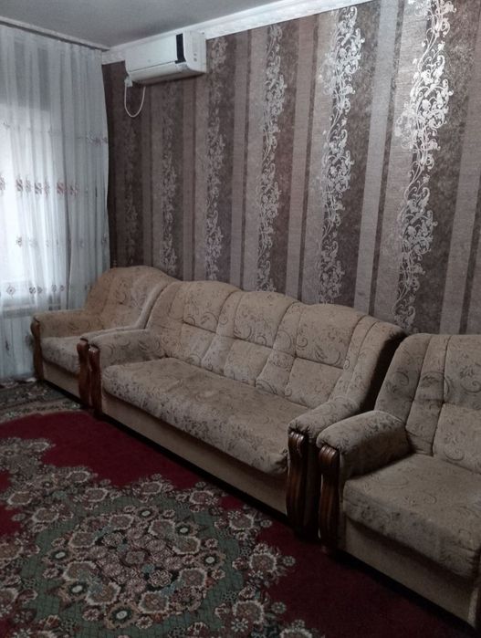 Срочно сотилади 1 ком квартира