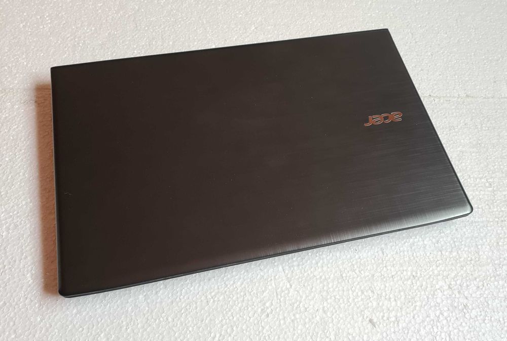 Acer 15" Full HD, i7-7500u, 8 GB, SSD 256 GB, Nvidia GeForce 940MX