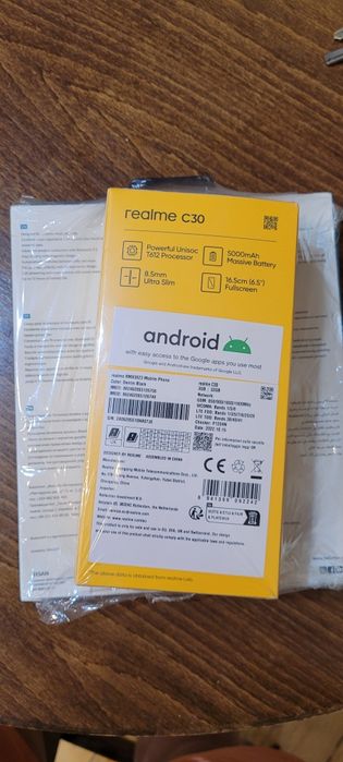 Realmi c30 с безжични слушалки