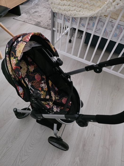 Cărucior pentru păpuși Melogo