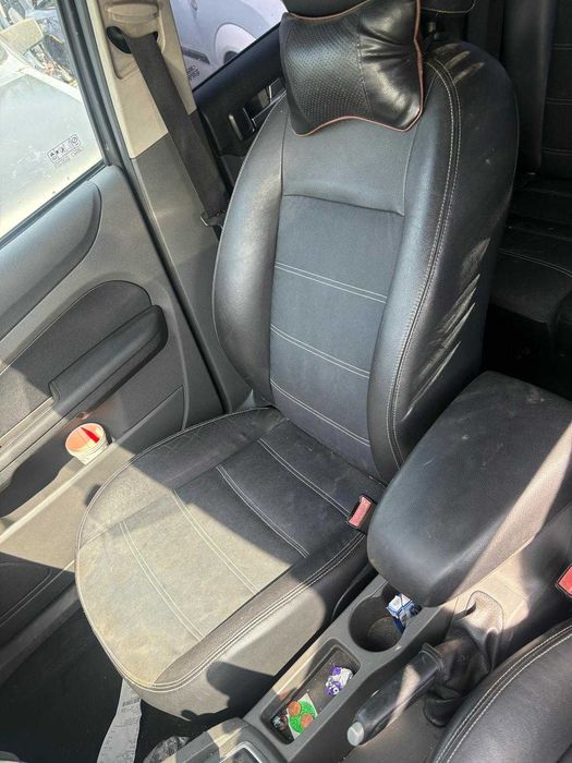 Vand Set Scaune Piele Ford Focus 2  cu incalzire