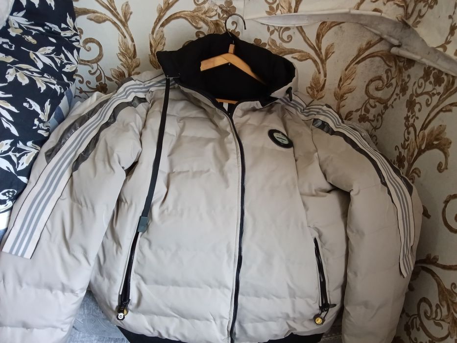 Зимняя двусторонняя куртка (почти новая, из ОАЭ)
