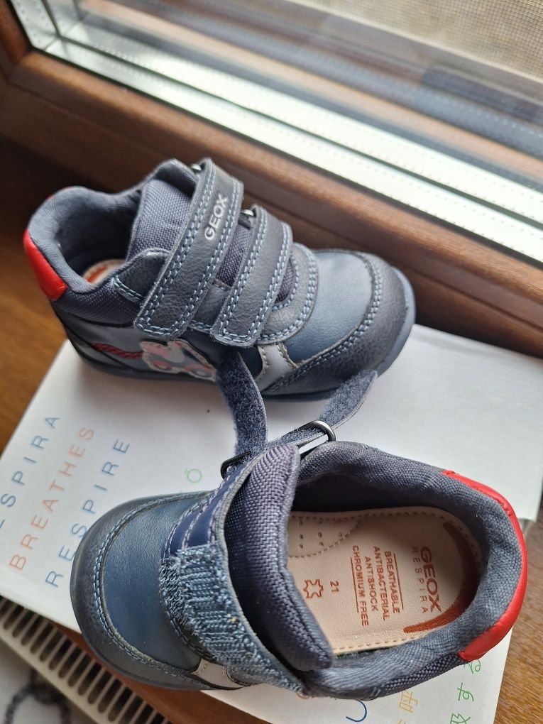 Pantofi Geox  marimea 21