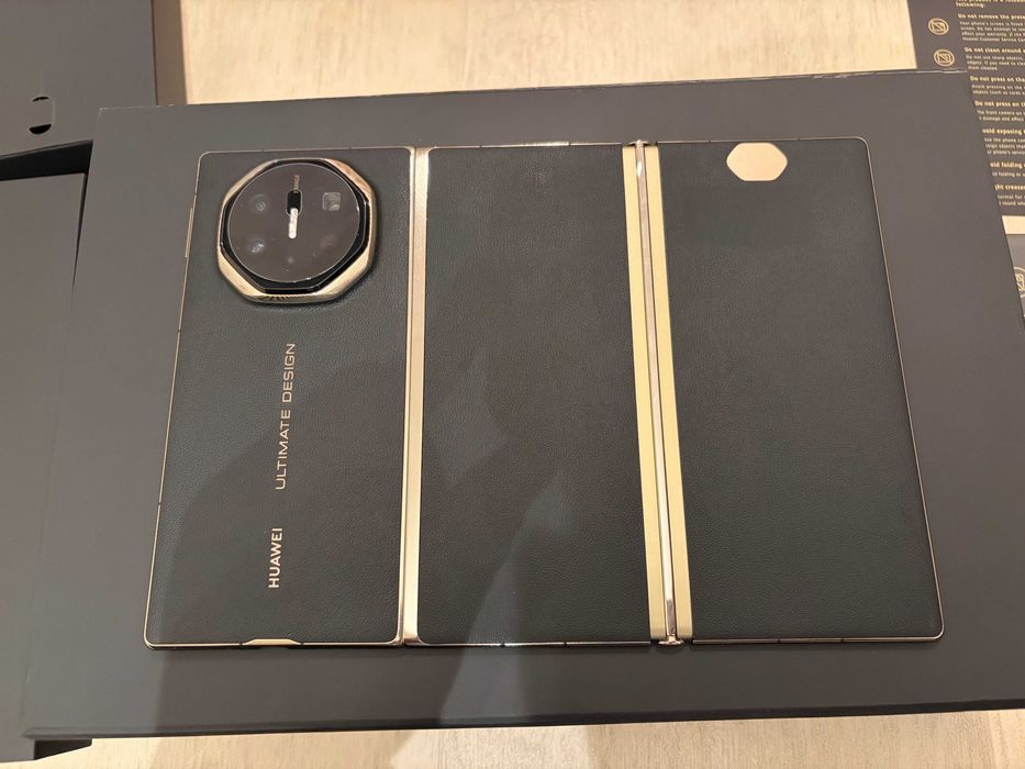 Huawei Mate XT Tri-fold 1TB Black