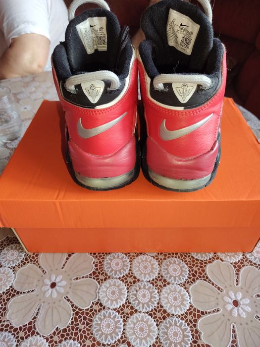 Датски маратонки Nike