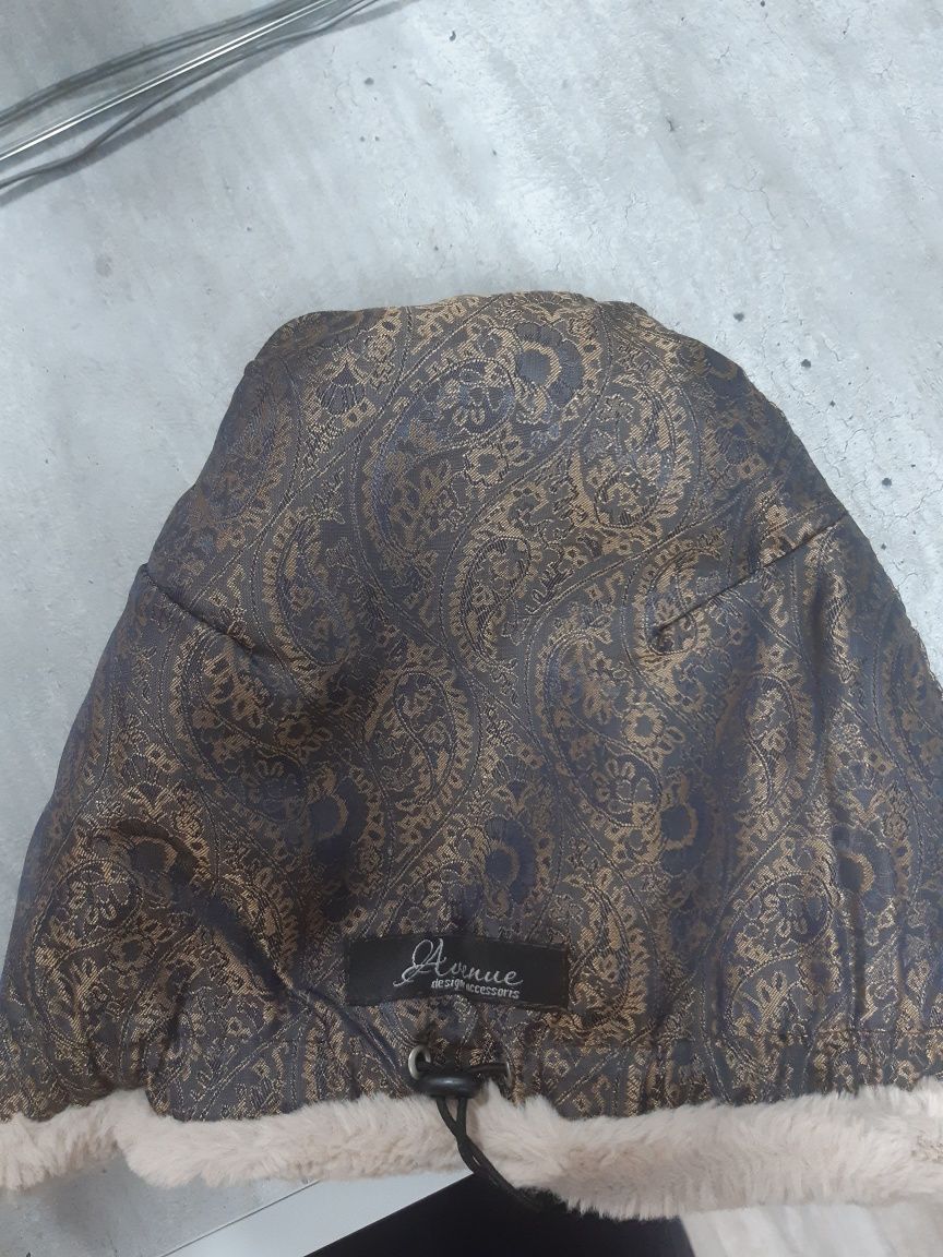 Продам женскую зимнюю шапку