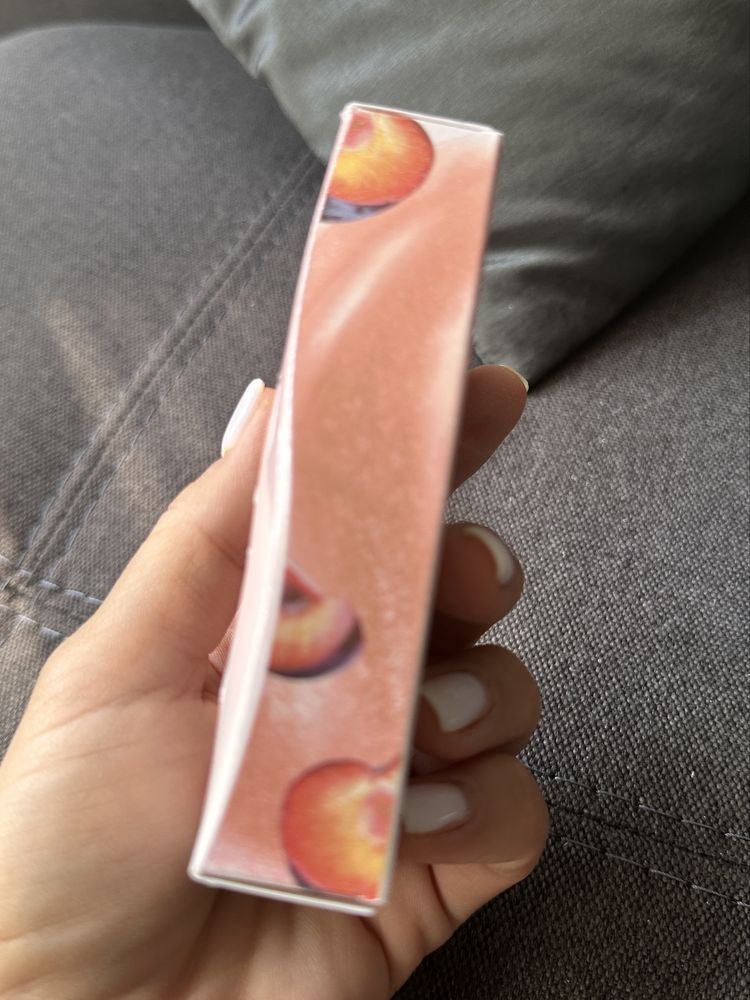 Гланц за устни на Gisou