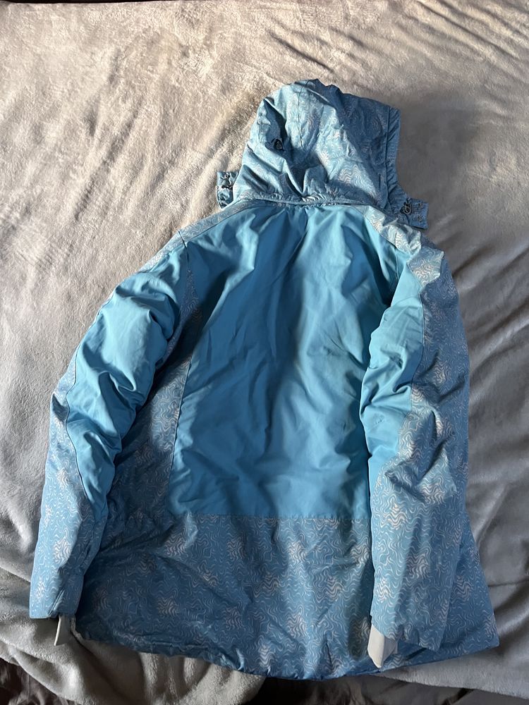 куртка outventure женская голубого цвета для гор