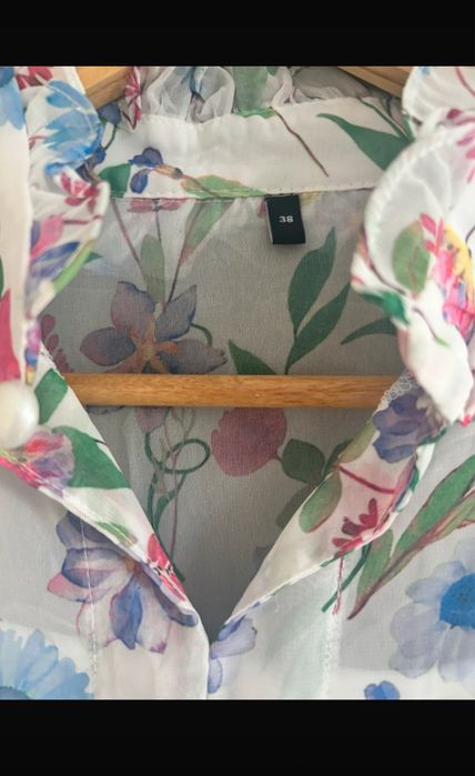 Rochie superbă, înflorsta, in culori pastelate