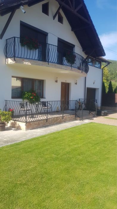 Casă de vânzare in Vlădesti