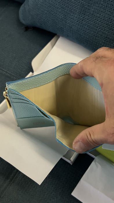 Чисто нов модел Furla Camelia.100% оригинал, с етикети.В два цвята.