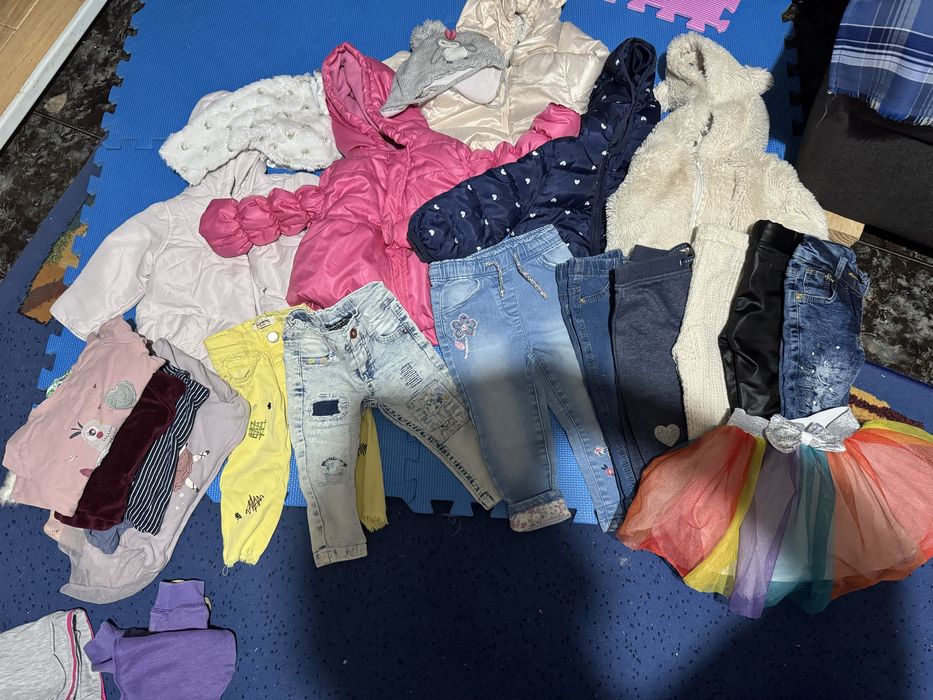 Огромен лот бебешки дрешки.