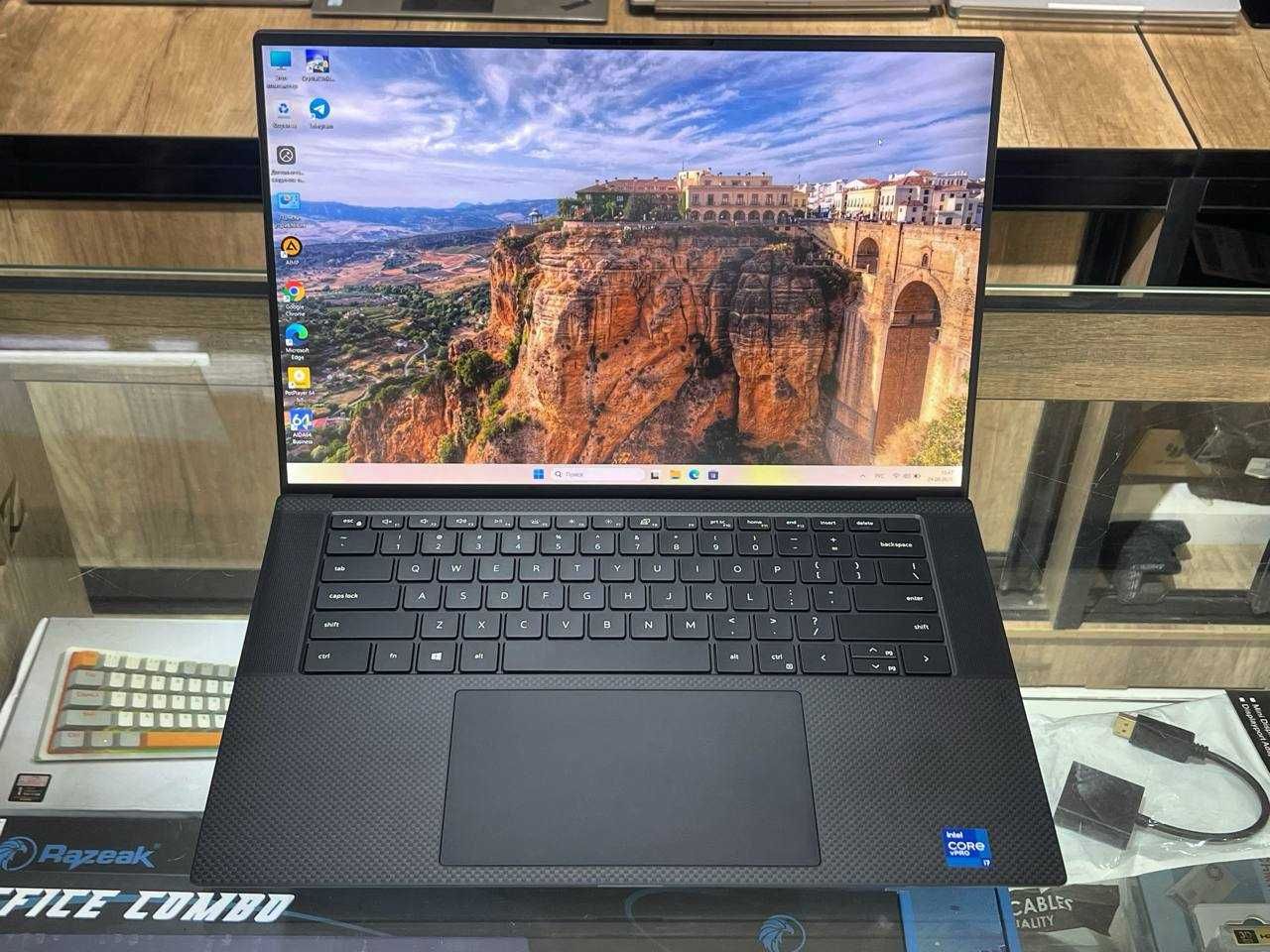 DELL Precision Core i7-11850H vPRO озу32гб 256ssd Nvidio Quadro T1200
