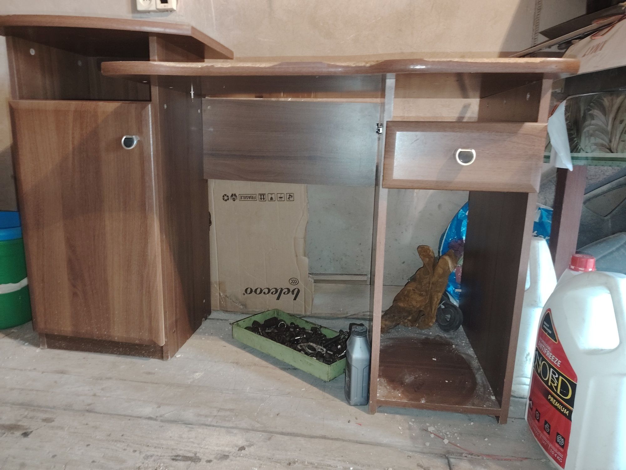 Продам компьютерный стол