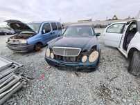 Dezmembrez Mercedes Benz W211