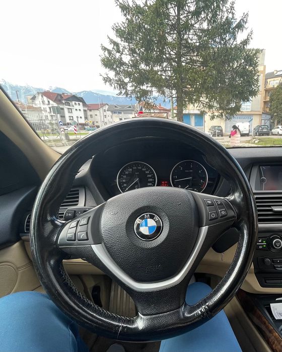 Продавам волан за BMW x5 e70