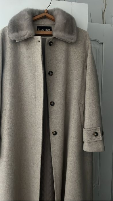 Продам пальто зимний норковый воротник