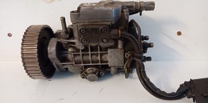 Pompa injectie  AGR / ALH  038130107D Volkswagen VW Bora prima genera