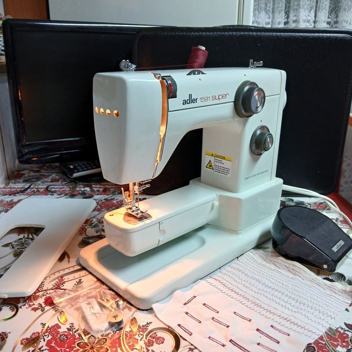 Masina de cusut ADLER cu graifar industrial si multiple operații