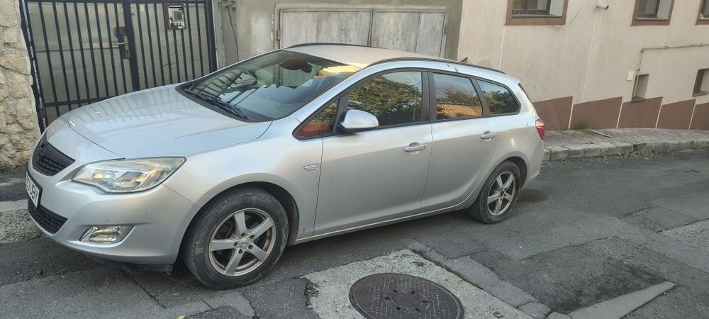 Opel Astra j schimb cu suv 4x4