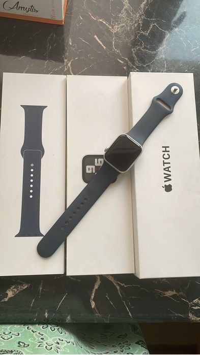 Apple watch, почти новый, в хорошем состоянии