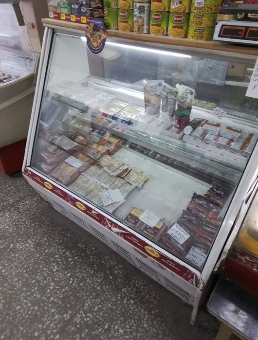 Продам холодильную ветрину!