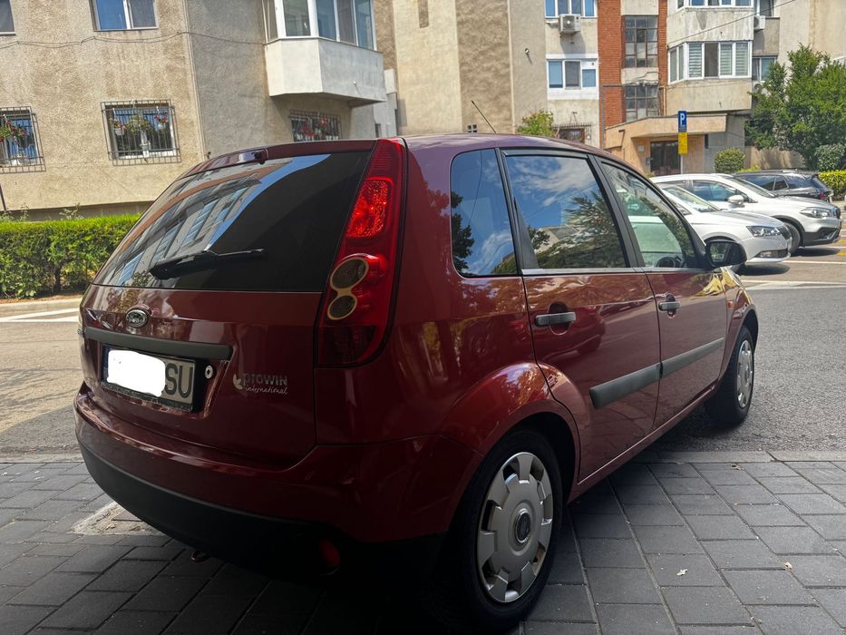 Ford Fiesta Titanium 1.4 benzină ireproșabil!