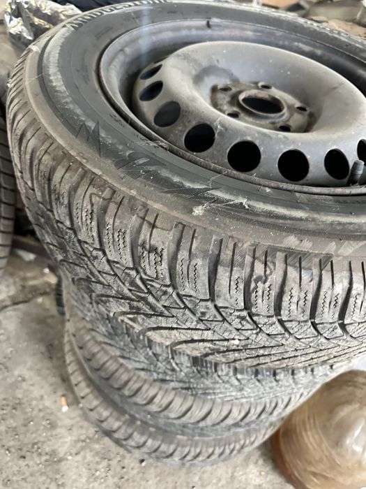 Прпдавам гуми с джанти 15 “ Bridgestone 195/65/15