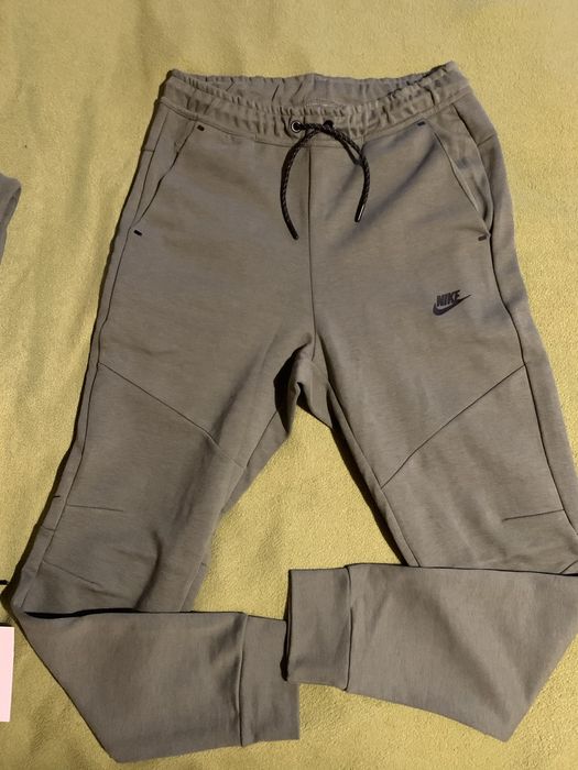 Nike Tech Fleece, нов, M размер,