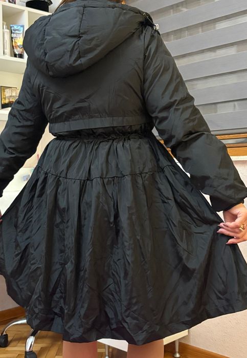 Черно,разкроено яке