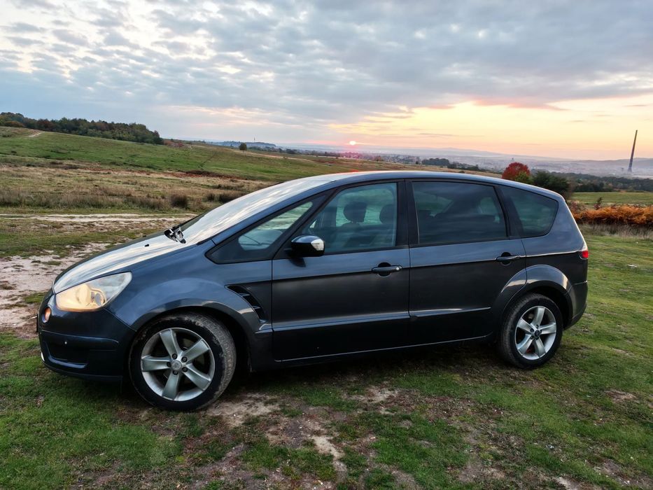 Ford S-Max Mașina de familie,foarte încăpătoare și cu un consum mic de combustibi