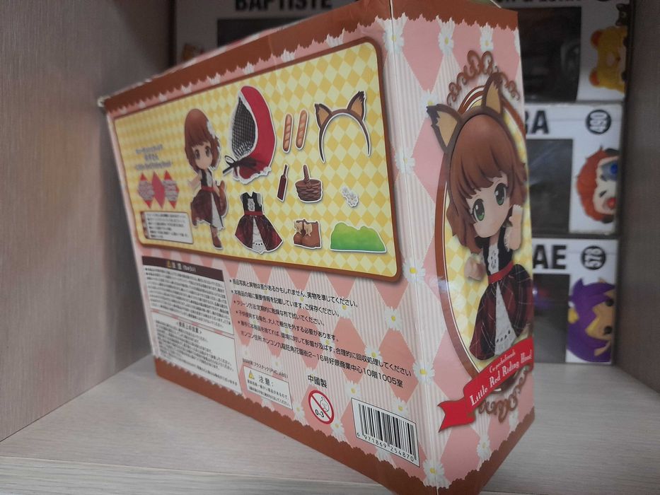Figurina Articulata Red Riding Hood - Scufita Rosie, Cutie