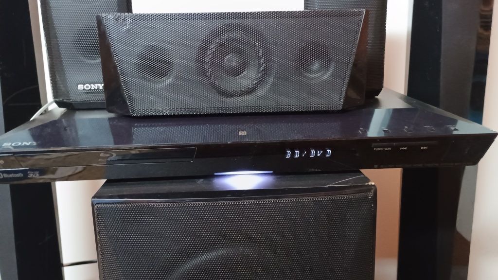 Система за домашно кино Sony BDV E4100