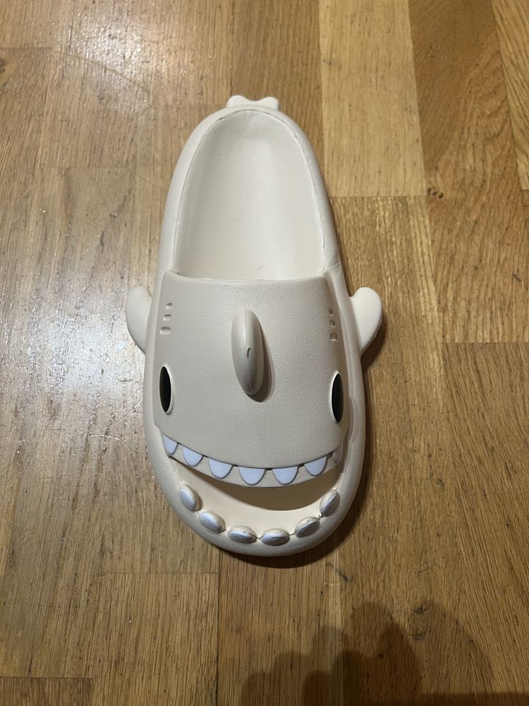 Slapi rechin | Papuci Shark pentru vara | Stoc 150 Buc | Marimi 36-41
