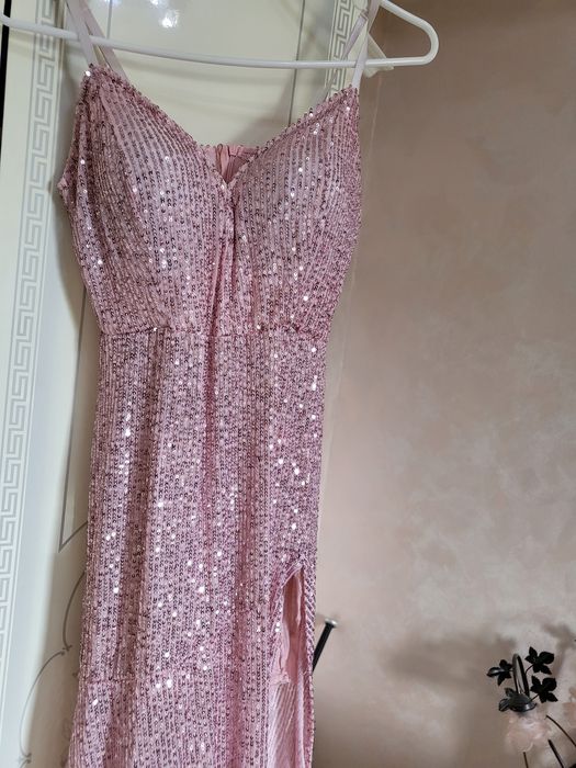 Vând rochii de ocazie